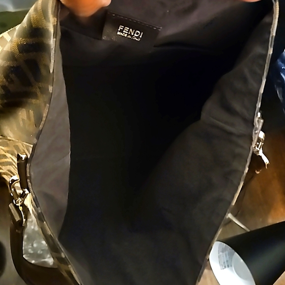 ❌️SOLD SOLD SOLD❌️Fendi Tote - Picture 7 of 7